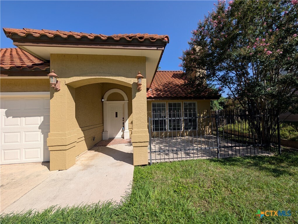 Foto del edificio - 1043 Rivertree Dr