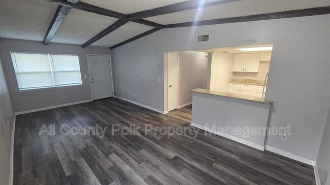 Building Photo - 3039 St Paul Dr
