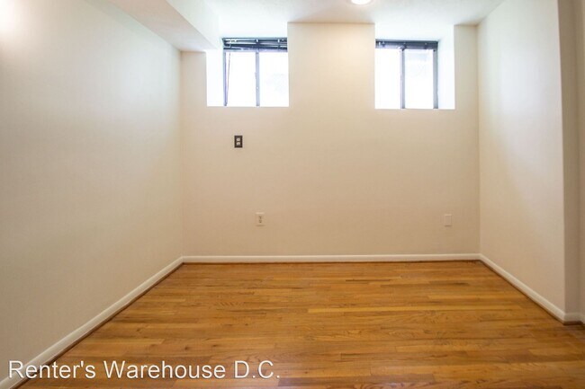 Foto del edificio - 2633 Adams Mill Rd NW