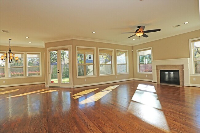 Foto del edificio - 1611 Wakefield Dr