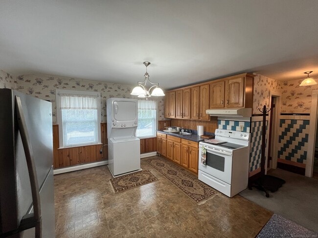 Building Photo - 18 Coe Ln