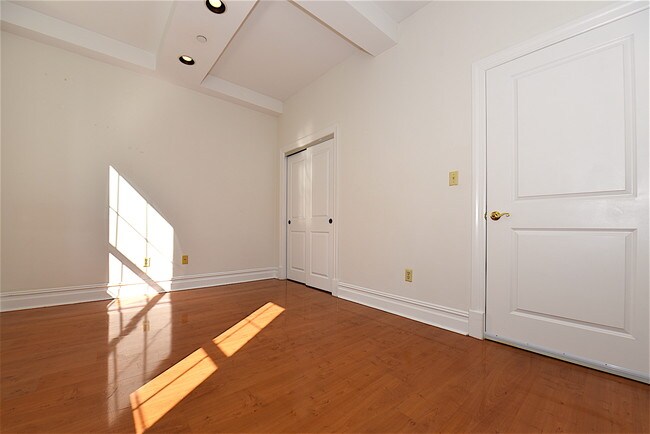 Building Photo - 4502 Ditmars Blvd