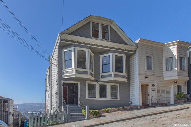 Front Facade - 994 Carolina St