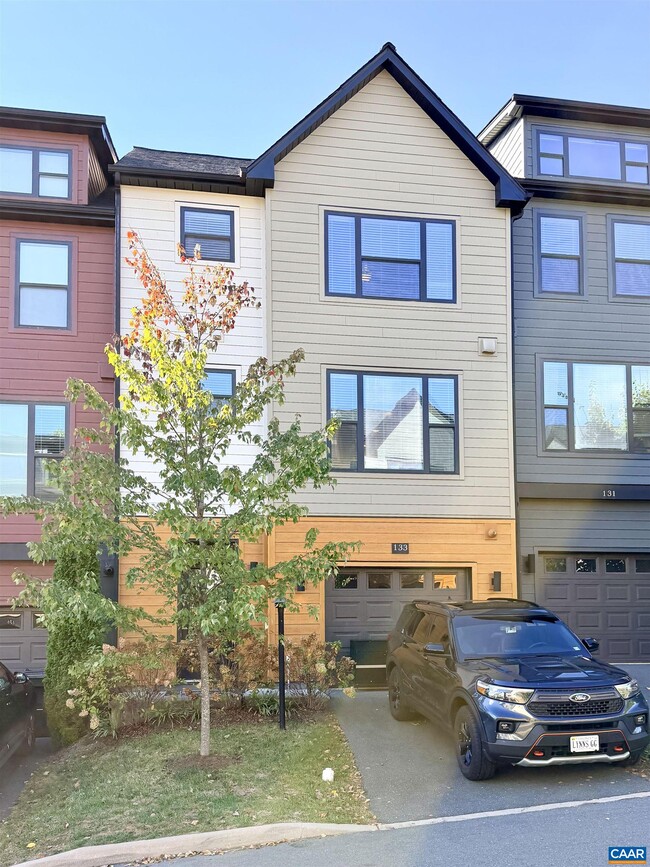 Building Photo - 133 Junction Ln