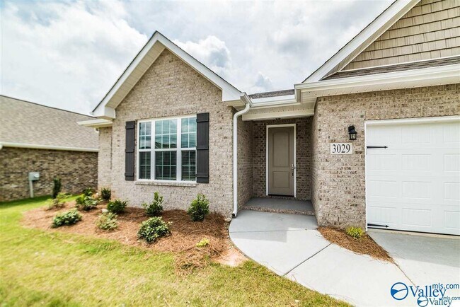 Foto del edificio - 3029 Crystal Creek Dr