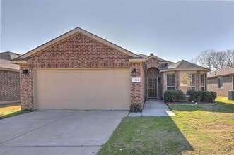 Building Photo - 1108 Cheyenne Dr