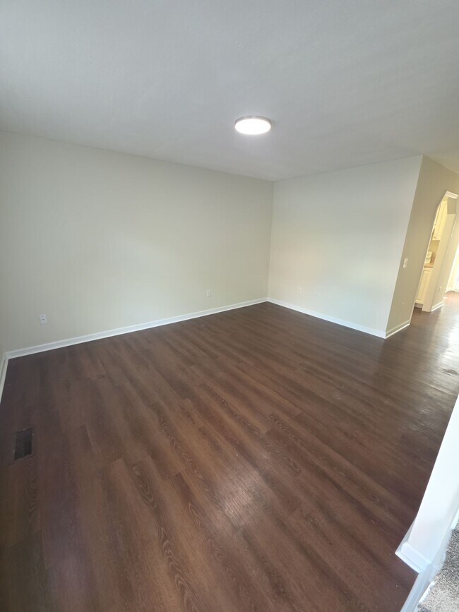 Foto del edificio - 1219 Byrne Ave