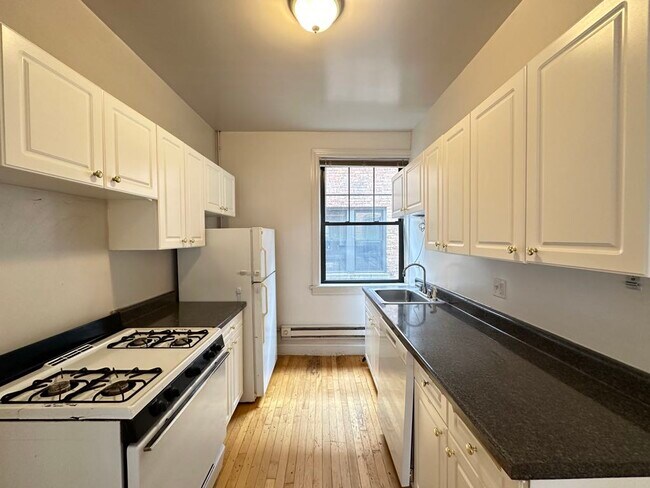 Foto del edificio - 946 Green Bay Rd