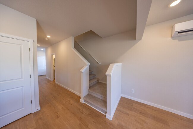 Foto del edificio - 6016 NE 64th Street