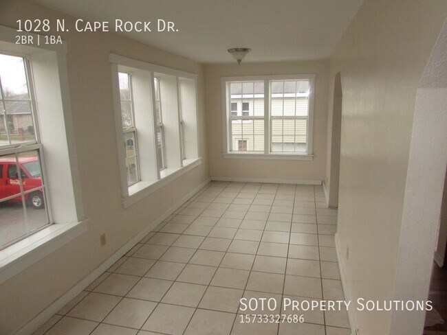 Foto del edificio - 2BD/1BA House, fresh paint, refinished har...