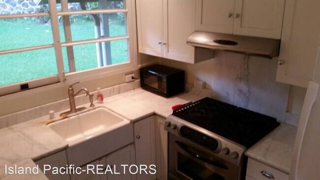 Building Photo - 2 br, 1 bath House - 2977 Manoa Rd