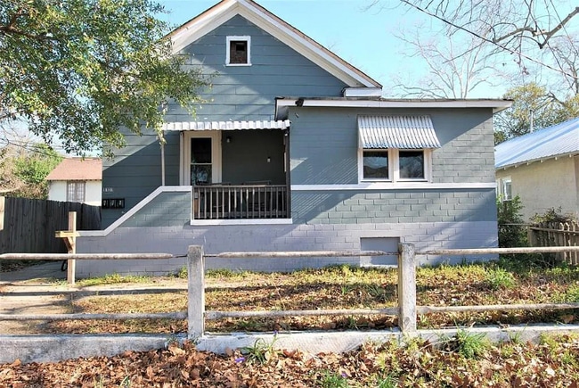 Building Photo - 1727 Starnes St