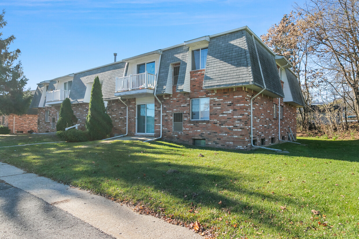 Primary Photo - Pinckney Apartments