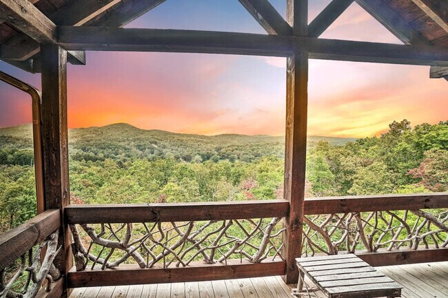 Foto del edificio - 40 Green Ridge Mountain