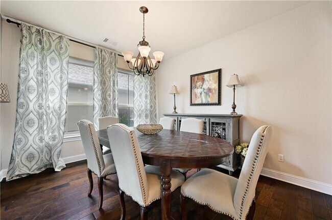 Foto del edificio - 4804 Taurus Walk