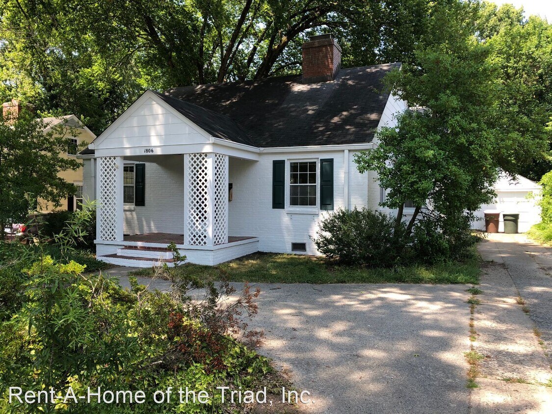 Primary Photo - 3 br, 1 bath House - 1806 W. Friendly Avenue