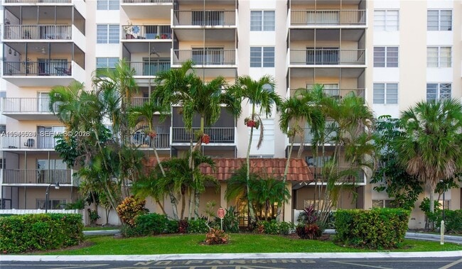 Foto del edificio - 4164 Inverrary Dr