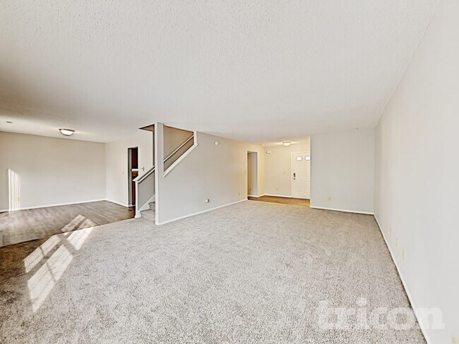Foto del edificio - 5970 Draycott Dr