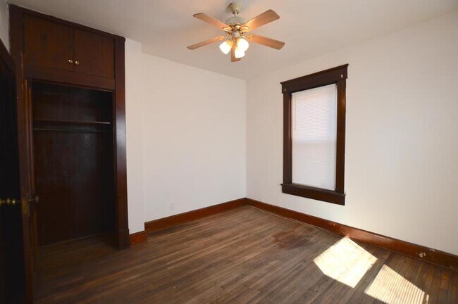 2609 Southeastern Ave - 4