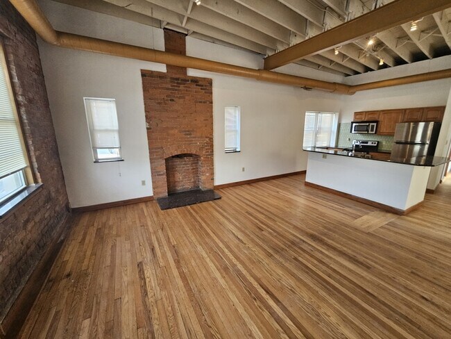 Foto del edificio - 2800 Mayfield Rd