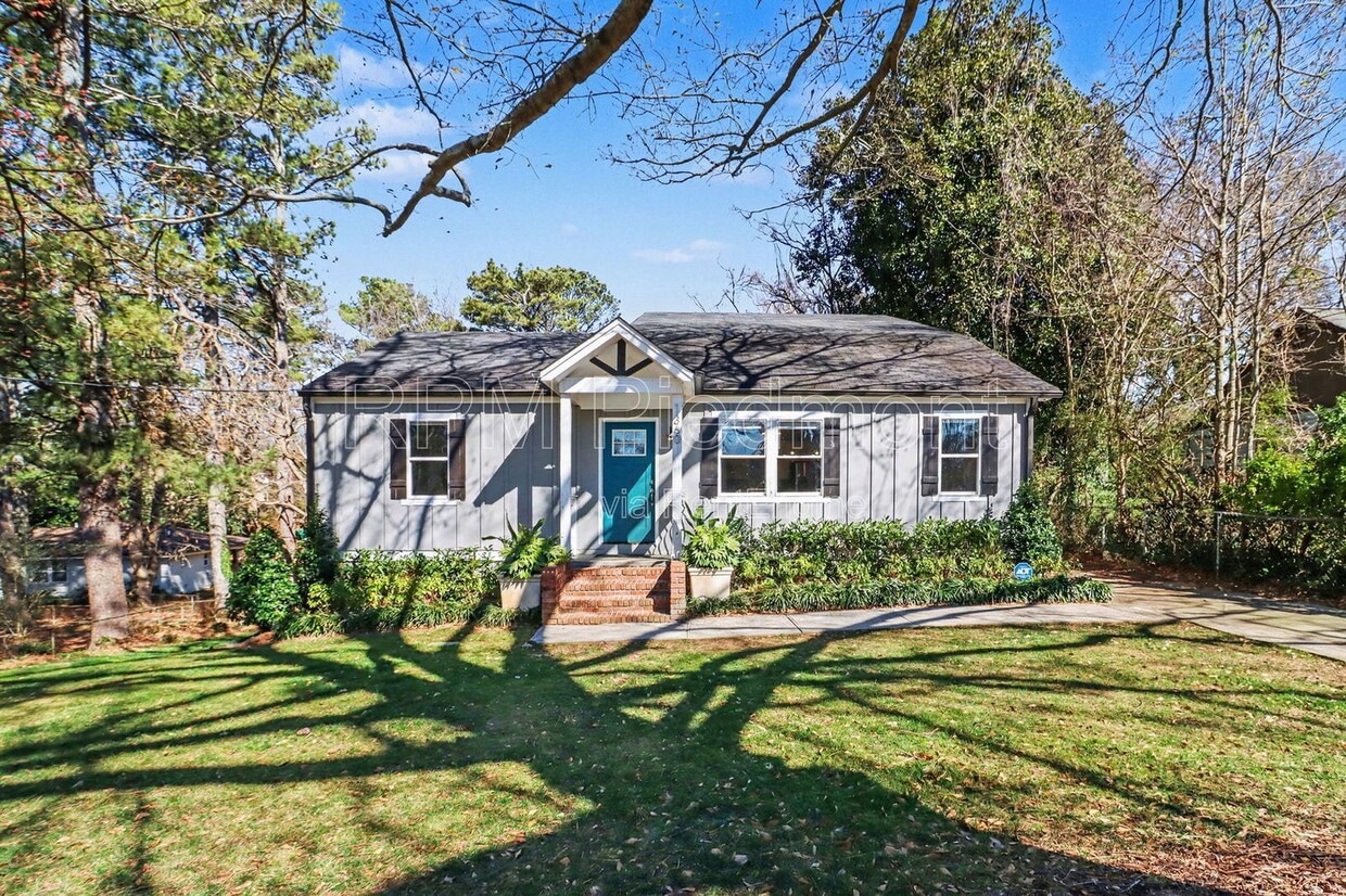 Photo - 1360 Smith St Se