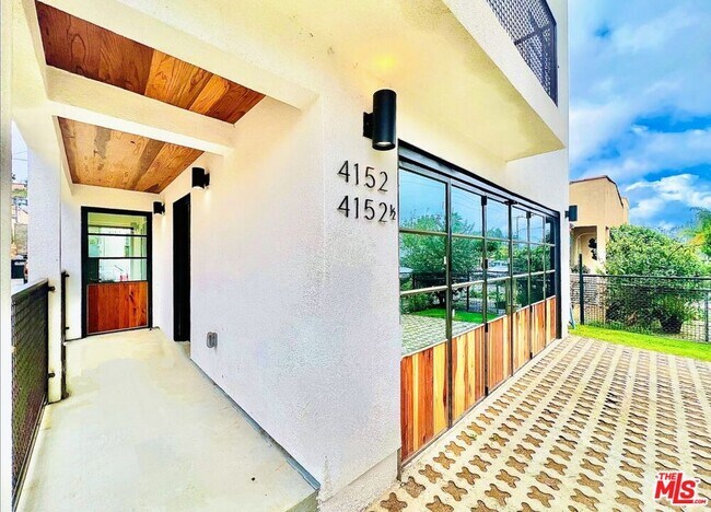 Foto del edificio - 4152 Rogers St