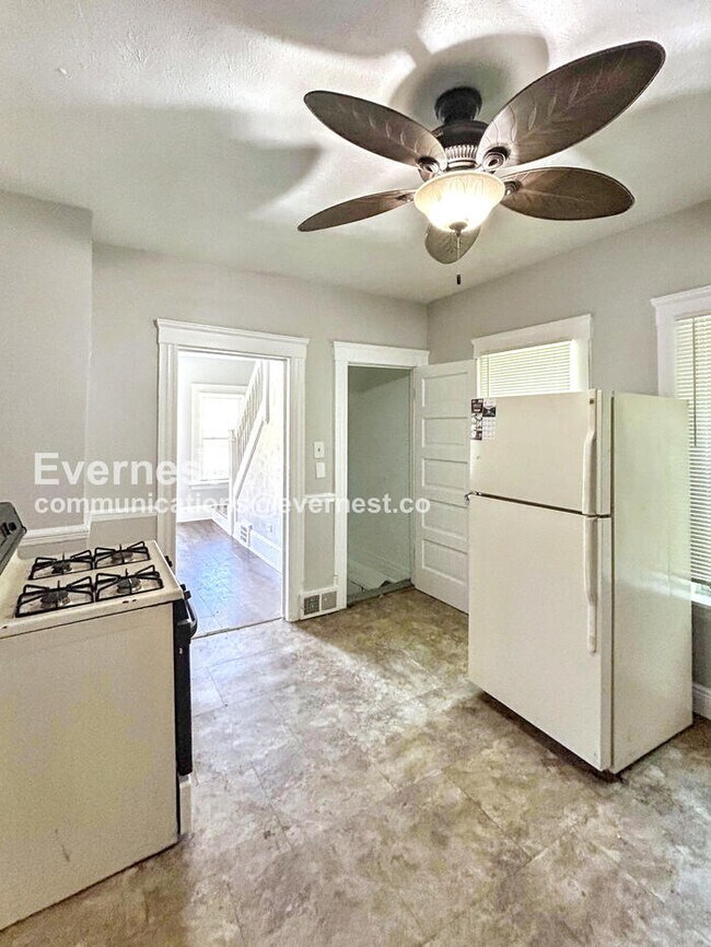 Foto del edificio - 8002 Bellevue Ave