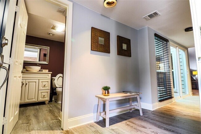 Foto del edificio - 4724 Post Oak Timber Dr