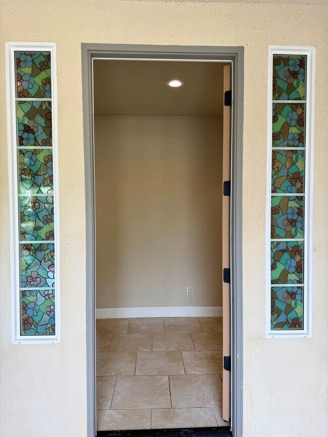 Building Photo - Beautifully Updated 3 Bedroom, 2 Bath Home...