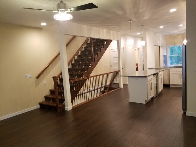 Foto del edificio - 1408 Sunset Ct