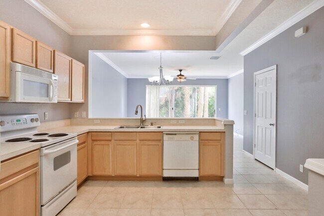 Building Photo - 1063 Woodfield Rd
