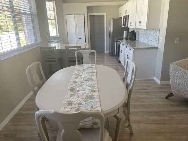 Building Photo - 2 Unity Ct