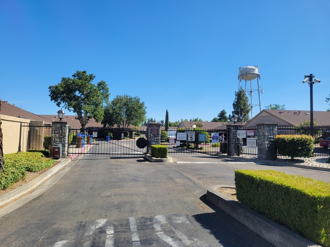 Gated community near downtown Brentwood - 871 Villa Ter