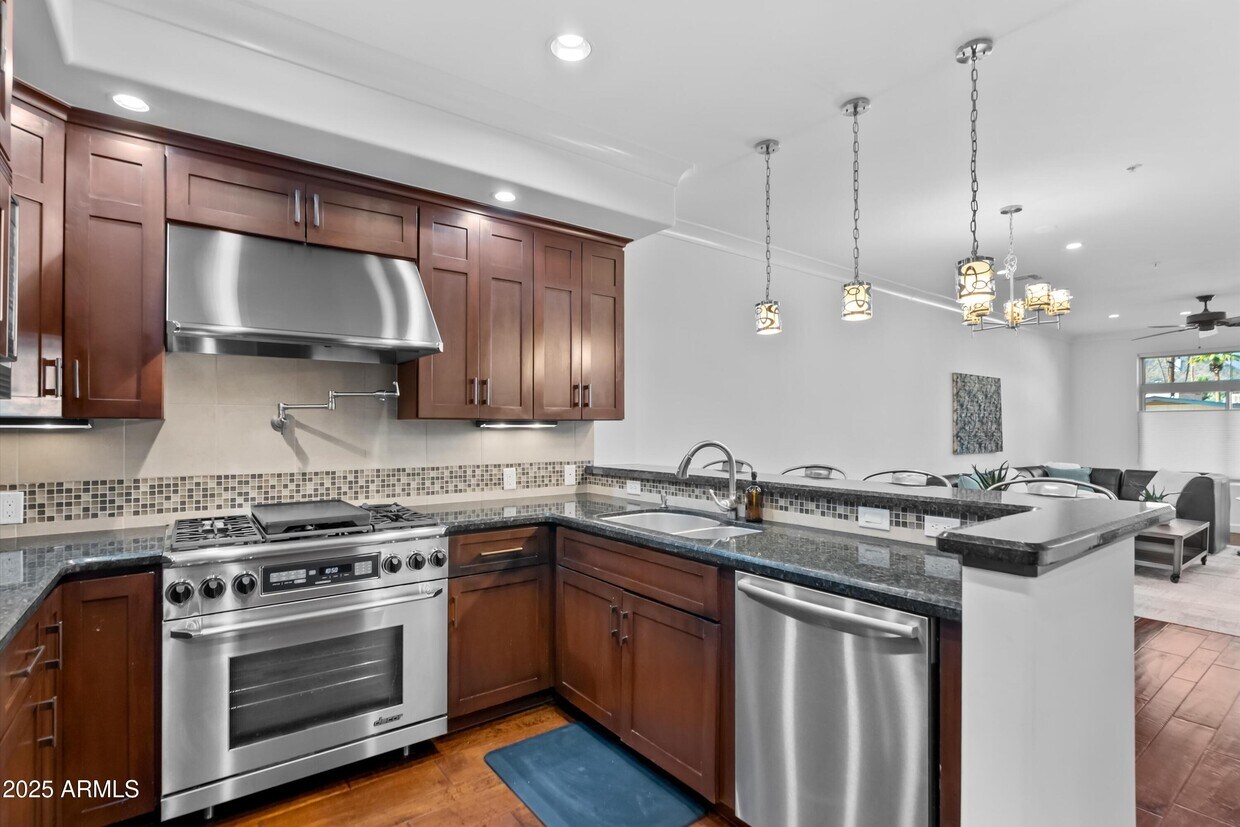 Foto principal - 4909 N Woodmere Fairway