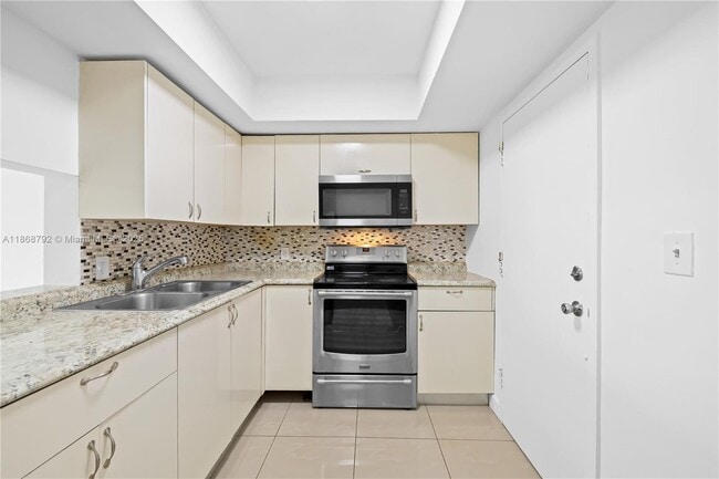 Foto del edificio - 1400 NE 169th St
