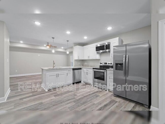 Building Photo - 15 Bellamy Ln