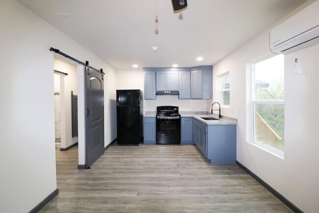 Building Photo - 3606 Galveston St