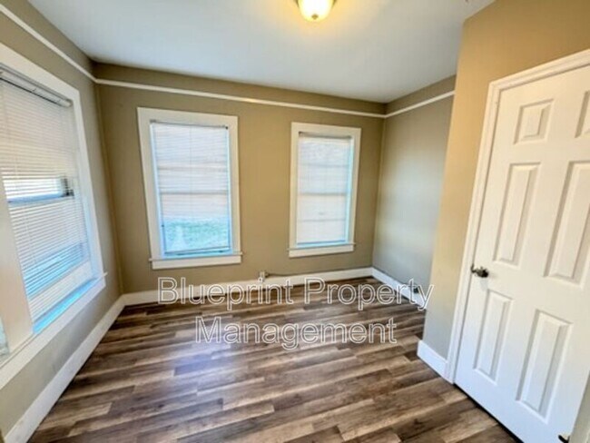 Building Photo - 6609 Avenue O