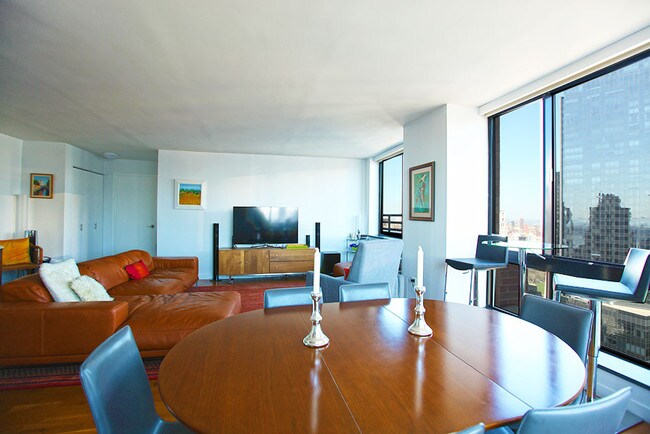 Foto del edificio - 30 West 60th Street