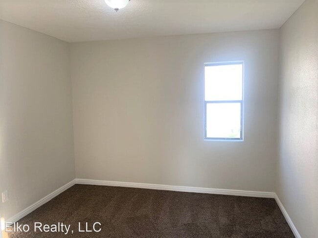 Building Photo - 2 br, 1 bath House - 150 4th Street