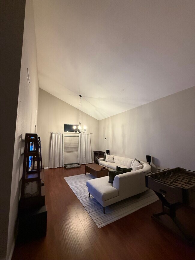 Building Photo - 23900 Cadenza Dr