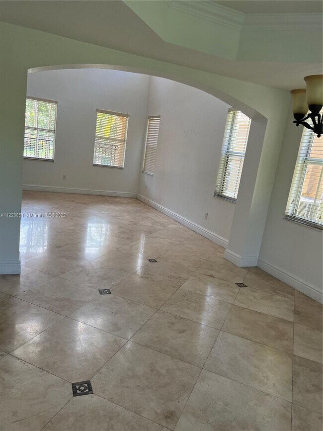 Building Photo - 2942 SW 156th Ave