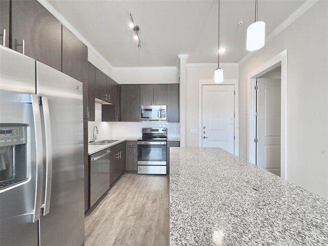Foto del edificio - 7600 S Mason Rd