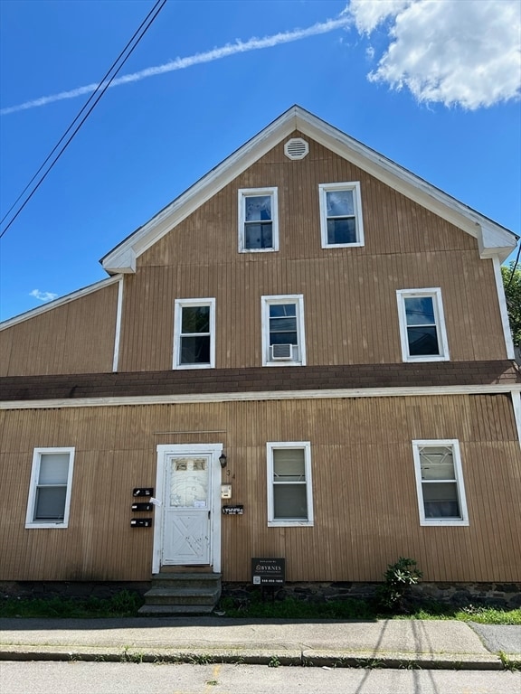 34 Park St Unit 3, ster, MA 01570 Room for Rent in ster, MA