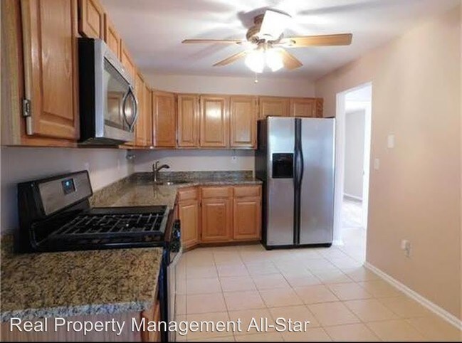 Building Photo - 2 br, 2 bath House - 307 Plymouth Road