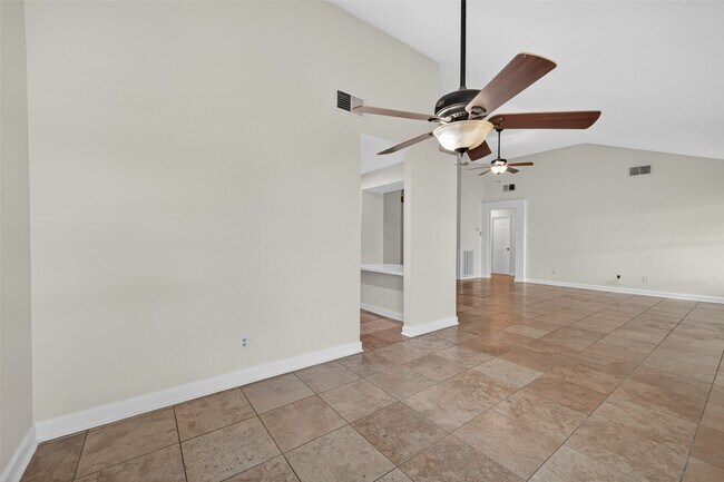 Foto del edificio - 22151 Birch Valley Dr