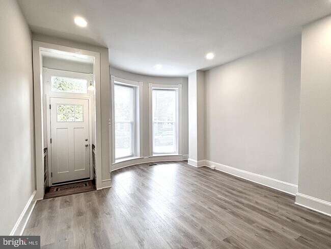 Foto del edificio - 406 W 28th St