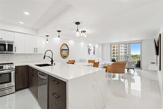Building Photo - 5701 Collins Ave