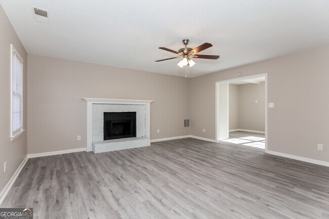 Foto del edificio - 180 Davis Mill Way