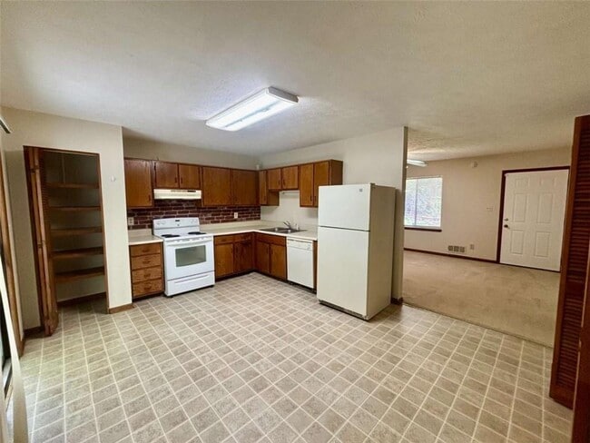 Foto del edificio - 358 Bradley Woods Ct NW